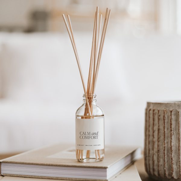 Calm and Comfort Clear Reed Diffuser For Sale - Image 2